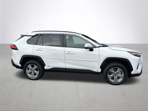 Used 2024 Toyota RAV4 LE image 7