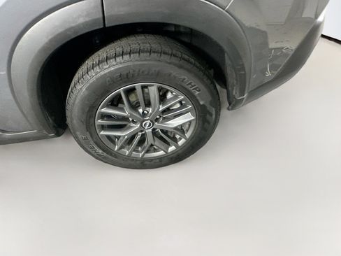 Used 2023 Nissan Rogue S image 11