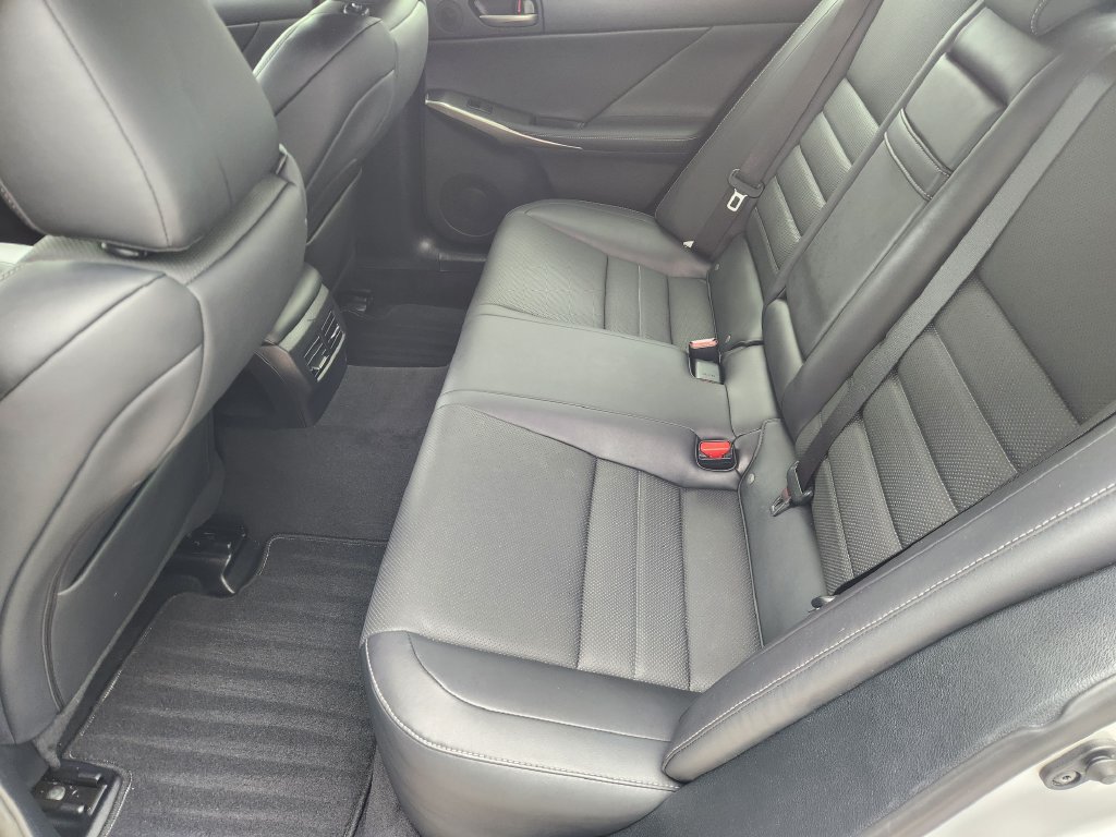 Used 2019 Lexus IS 350 F Sport w/ F Sport Package RWD image 31