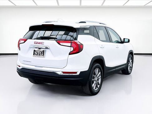 Used 2023 GMC Terrain SLT image 4