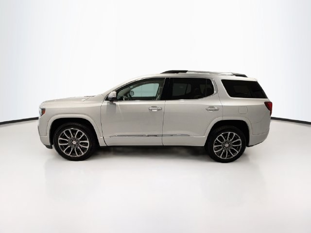 Used 2022 GMC Acadia Denali w/ Denali Ultimate Package AWD/4WD image 4