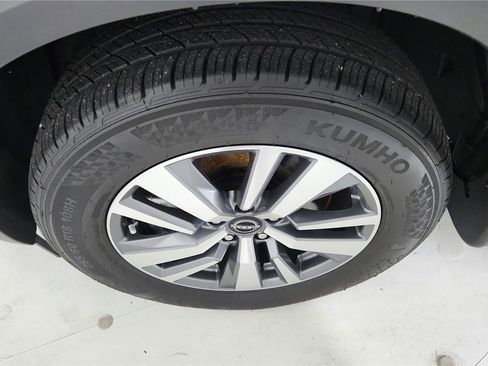 Certified 2024 Nissan Pathfinder SL image 36