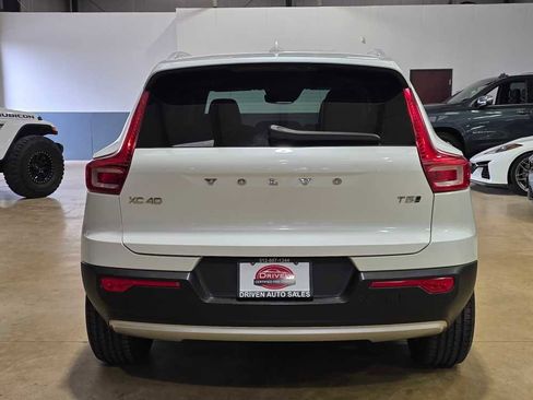 Used 2022 Volvo XC40 T5 Inscription image 5