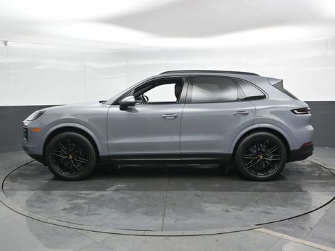 Used 2024 Porsche Cayenne image 10