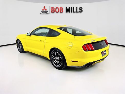 Used 2017 Ford Mustang Premium image 5