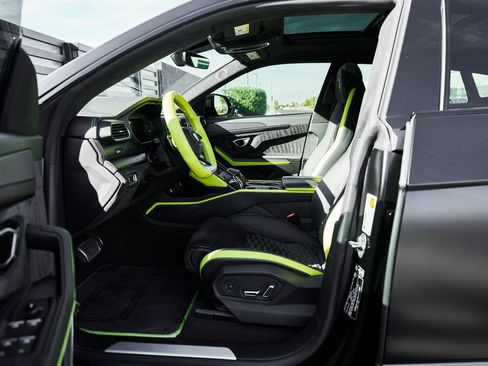 Used 2022 Lamborghini Urus AWD/4WD image 31