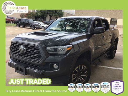 Used 2022 Toyota Tacoma TRD Sport w/ Technology Package RWD image 1