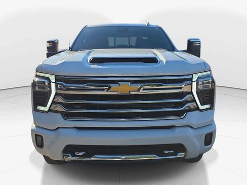 Used 2024 Chevrolet Silverado 2500 High Country w/ High Country Premium Package AWD/4WD image 5