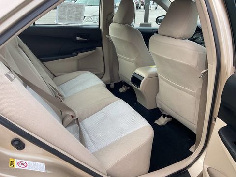 Used 2012 Toyota Camry LE image 31