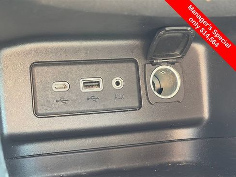 Used 2019 Chevrolet Equinox LT FWD image 22