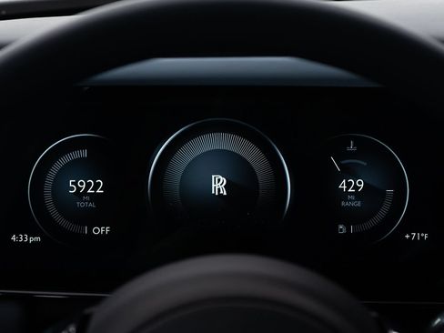 Certified 2025 Rolls-Royce Cullinan AWD/4WD image 39