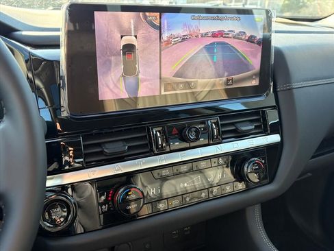 New 2026 Nissan Pathfinder Platinum image 10