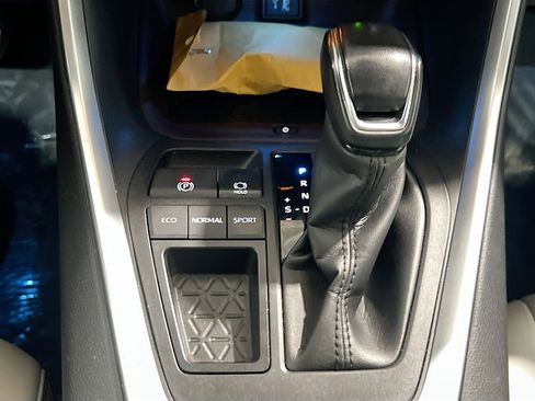 Used 2023 Toyota RAV4 Limited FWD image 13