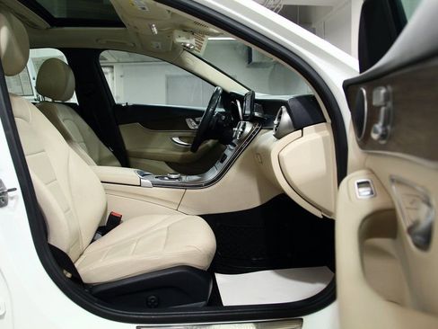 Used 2019 Mercedes-Benz C 300 4MATIC Sedan image 23