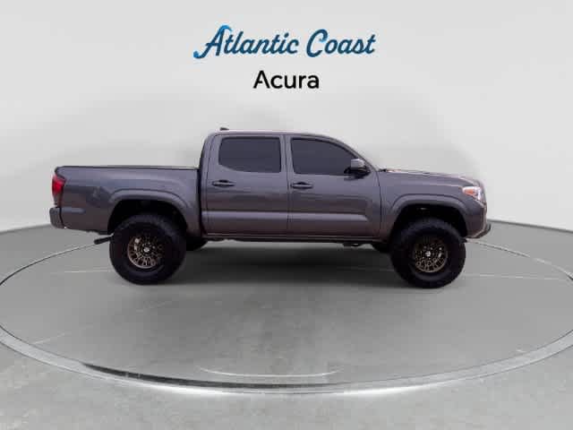 Used 2022 Toyota Tacoma SR AWD/4WD image 9