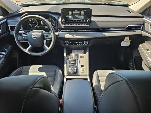 New 2026 Nissan Rogue SL AWD/4WD image 15