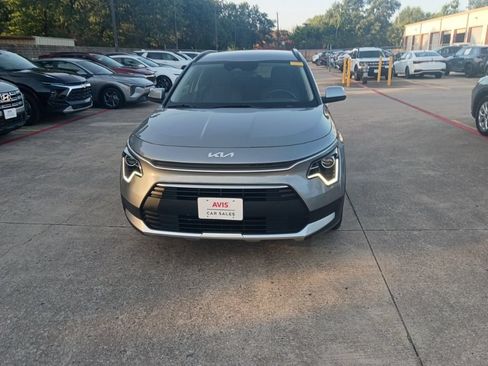 Used 2025 Kia Niro LX FWD image 5