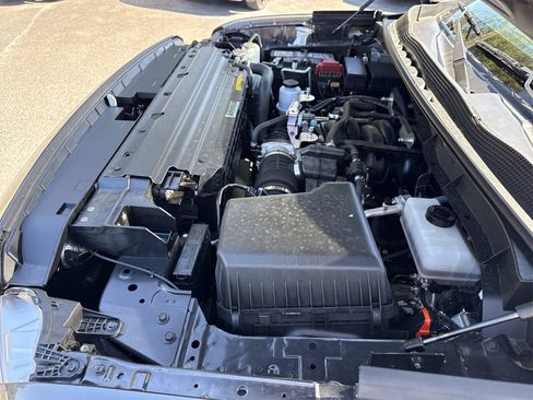 Used 2024 Nissan Titan SV w/ SV Convenience Package image 32