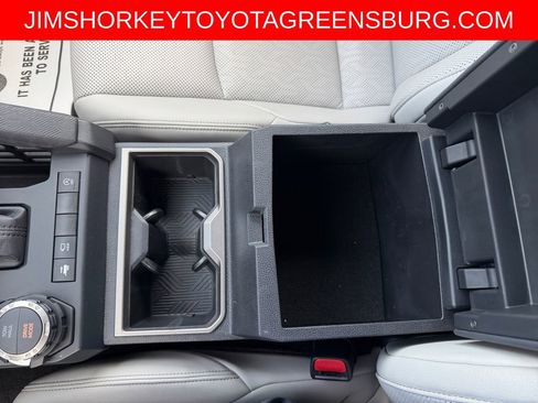 Used 2024 Toyota Tacoma Limited w/ Limited Package (LT) AWD/4WD image 34