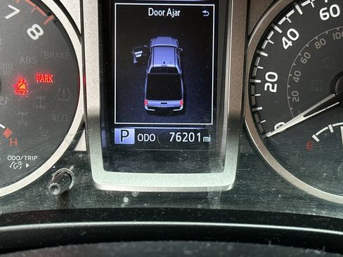 Used 2018 Toyota Tacoma SR5 image 23