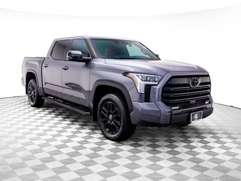 Used 2025 Toyota Tundra Limited AWD/4WD image 8