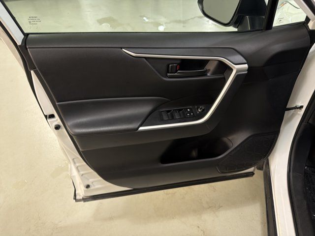 Used 2024 Toyota RAV4 LE AWD/4WD image 17
