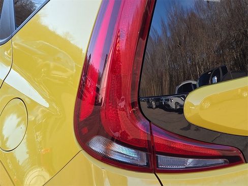 Used 2020 Kia Soul LX image 10