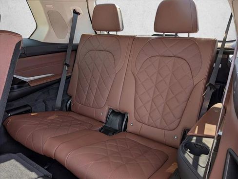 New 2026 BMW X7 xDrive40i w/ Executive Package image 17