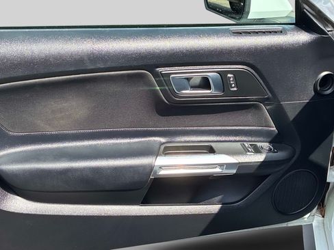 Used 2019 Ford Mustang Coupe RWD image 16