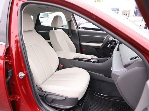 Used 2025 Hyundai Sonata SEL FWD image 26