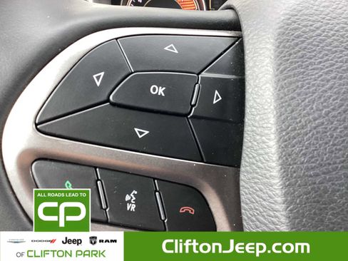 Certified 2020 Jeep Cherokee Latitude Plus w/ Cold Weather Group image 22