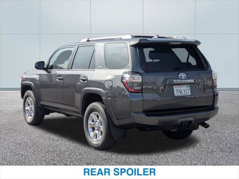 Used 2016 Toyota 4Runner SR5 AWD/4WD image 9
