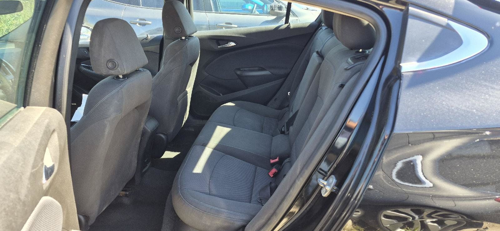 Used 2018 Chevrolet Cruze LT FWD image 6