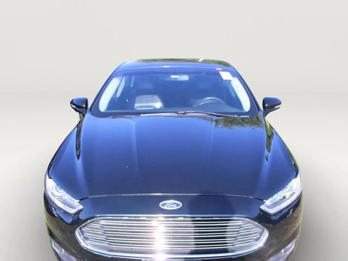 Used 2014 Ford Fusion SE w/ Equipment Group 202A FWD image 2