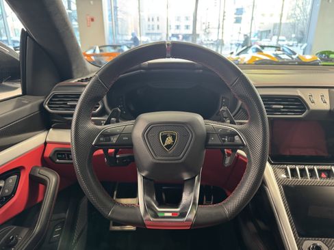 Used 2020 Lamborghini Urus image 17