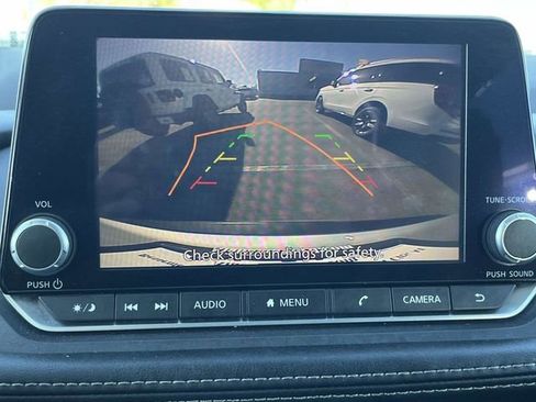 Used 2023 Nissan Rogue SV image 13