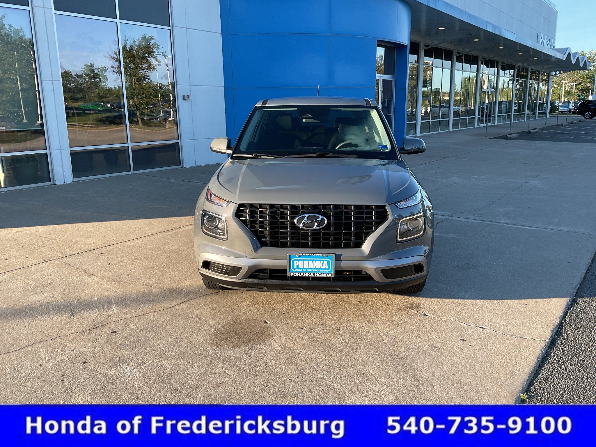 Used 2023 Hyundai Venue SE FWD image 9