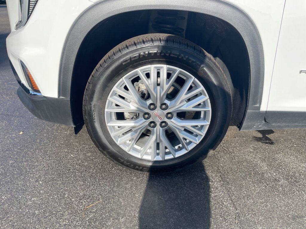Used 2026 GMC Acadia Elevation w/ Elevation Premium Package FWD image 10