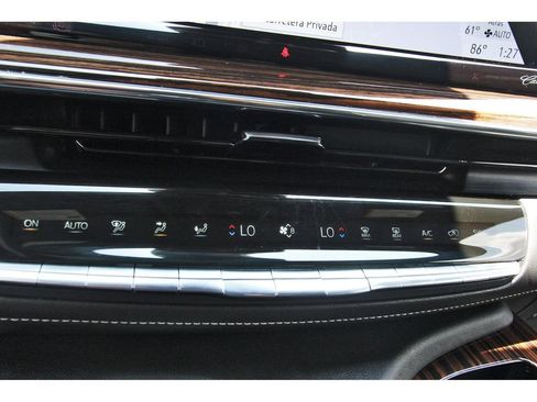 Used 2023 Cadillac Escalade Premium Luxury RWD image 25