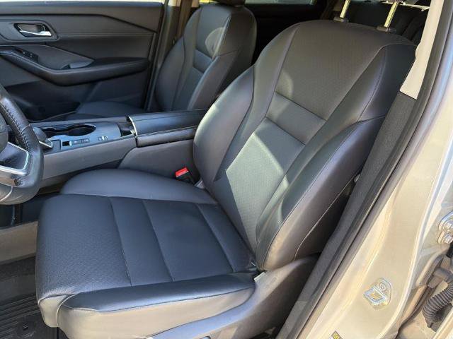 Certified 2024 Nissan Rogue SV w/ SV Premium Package FWD image 17