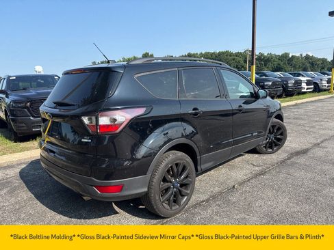 Used 2017 Ford Escape SE w/ Equipment Group 201A AWD/4WD image 9