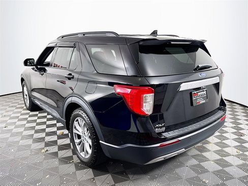 Used 2020 Ford Explorer XLT w/ Equipment Group 202A image 5
