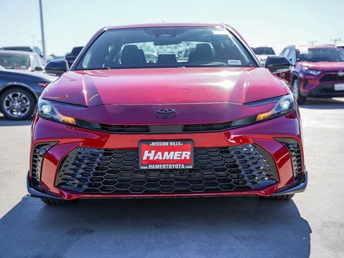 New 2026 Toyota Camry Hybrid FWD image 2