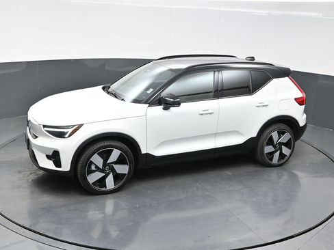 Used 2023 Volvo XC40 Recharge Ultimate w/ Protection Package Premier image 21