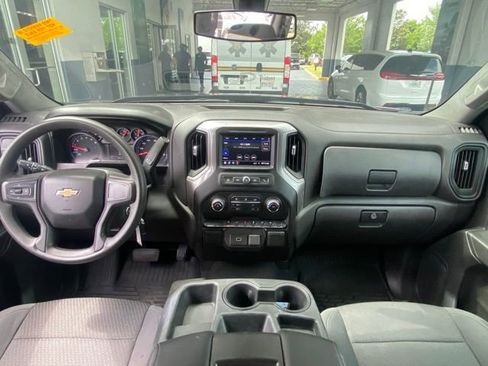 Used 2020 Chevrolet Silverado 1500 Custom w/ Custom Value Package image 17