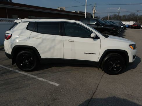 Used 2020 Jeep Compass Latitude w/ Cold Weather Group AWD/4WD image 2