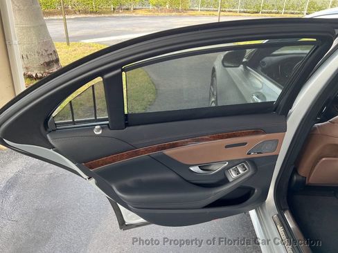 Used 2015 Mercedes-Benz S 550 4MATIC Sedan image 31