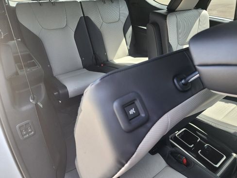 Used 2024 Lexus TX 500h AWD w/ Technology Package image 28