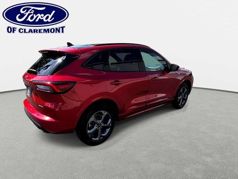 Used 2024 Ford Escape ST-Line w/ Tech Pack #1 AWD/4WD image 8