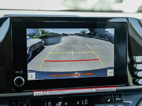 Used 2026 Toyota Camry SE FWD image 23